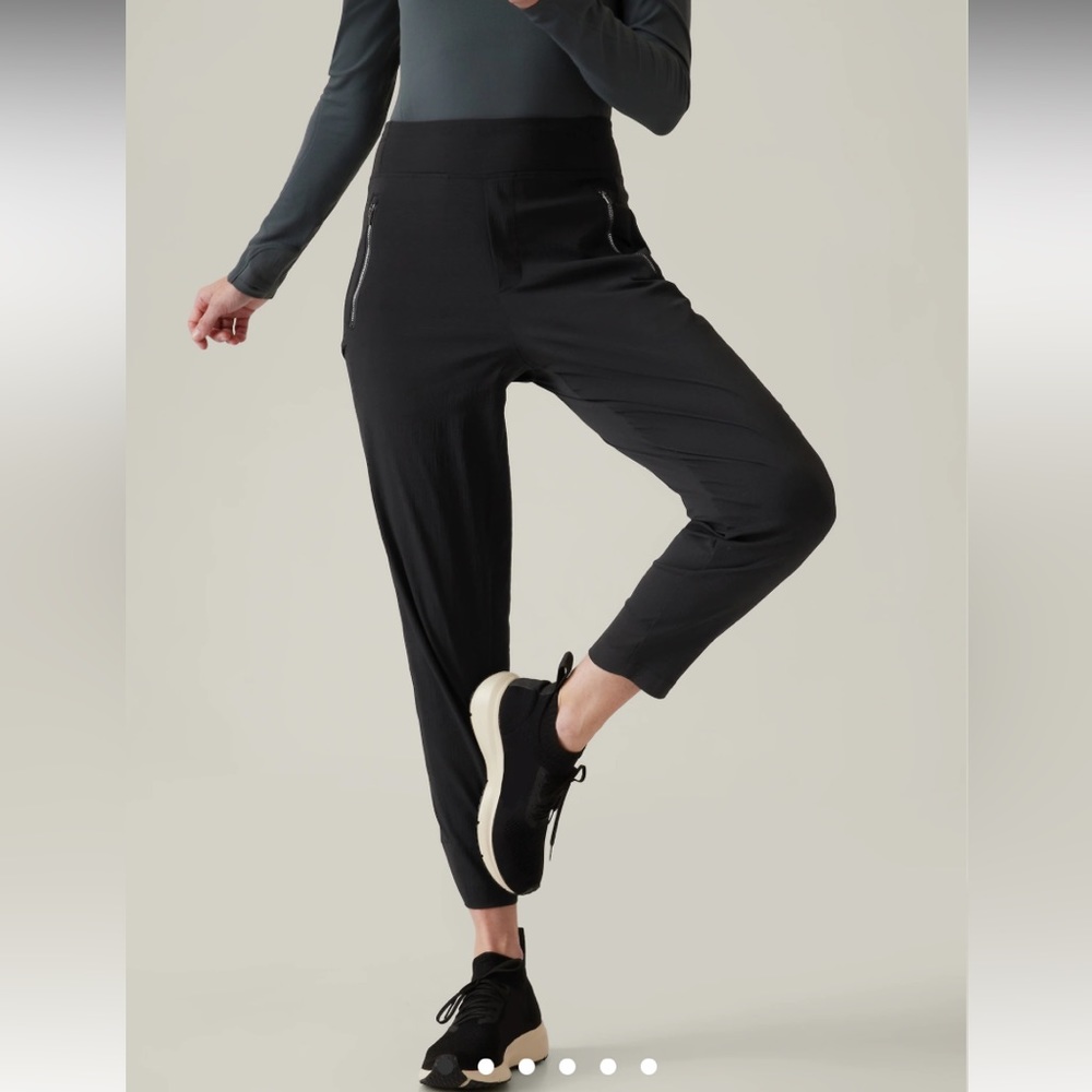 Athleta Trekkie North Jogger Pants Athleisure size 8 Gym Workout